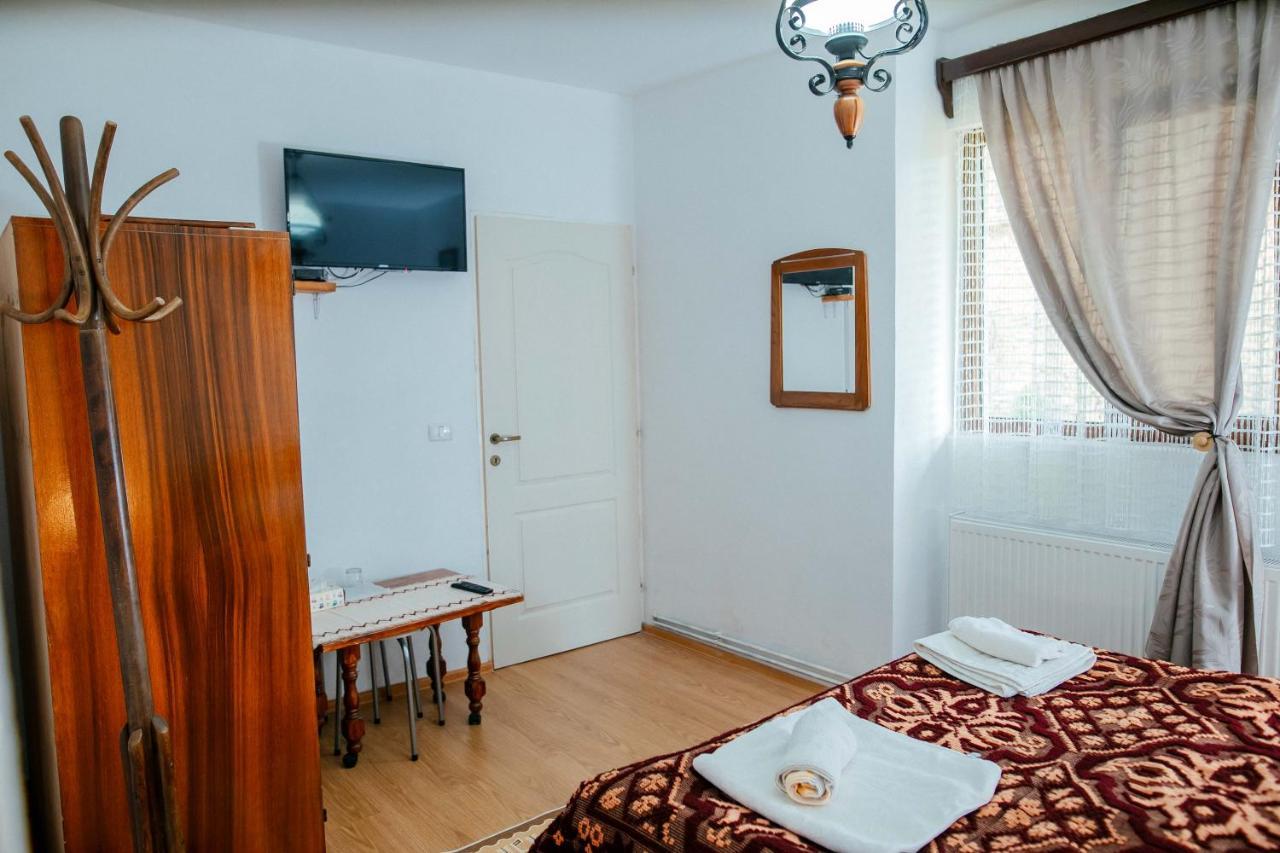 Affittacamere Casa Pe Valea Hartibaciului Barcut Esterno foto