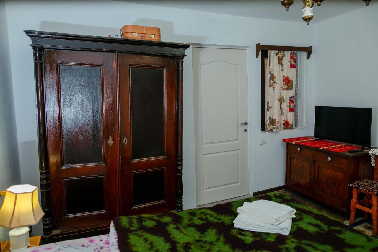 Affittacamere Casa Pe Valea Hartibaciului Barcut Esterno foto